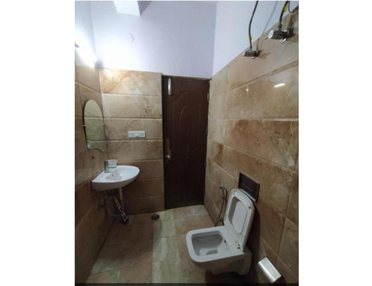 Hotel Super Mall Residency, Массури Экстерьер фото