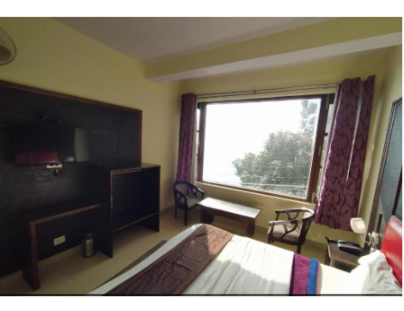 Hotel Super Mall Residency, Массури Экстерьер фото